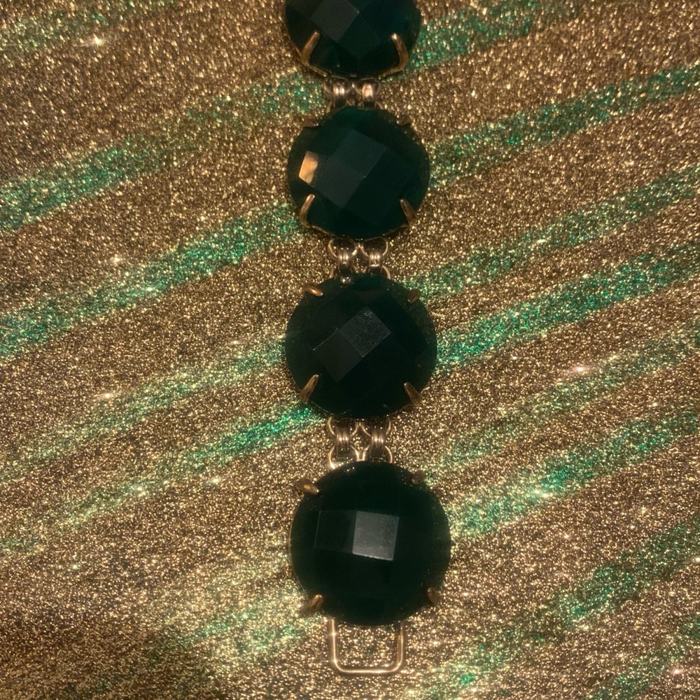 Elegant Green and Gold Women's Bracelet